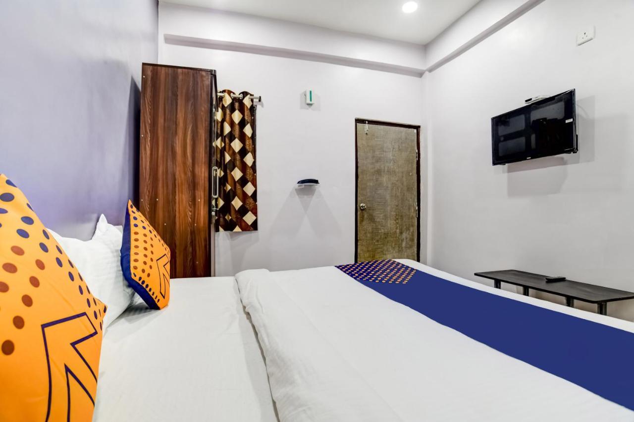 Spot On 76764 Hotel Lux 印多尔 外观 照片